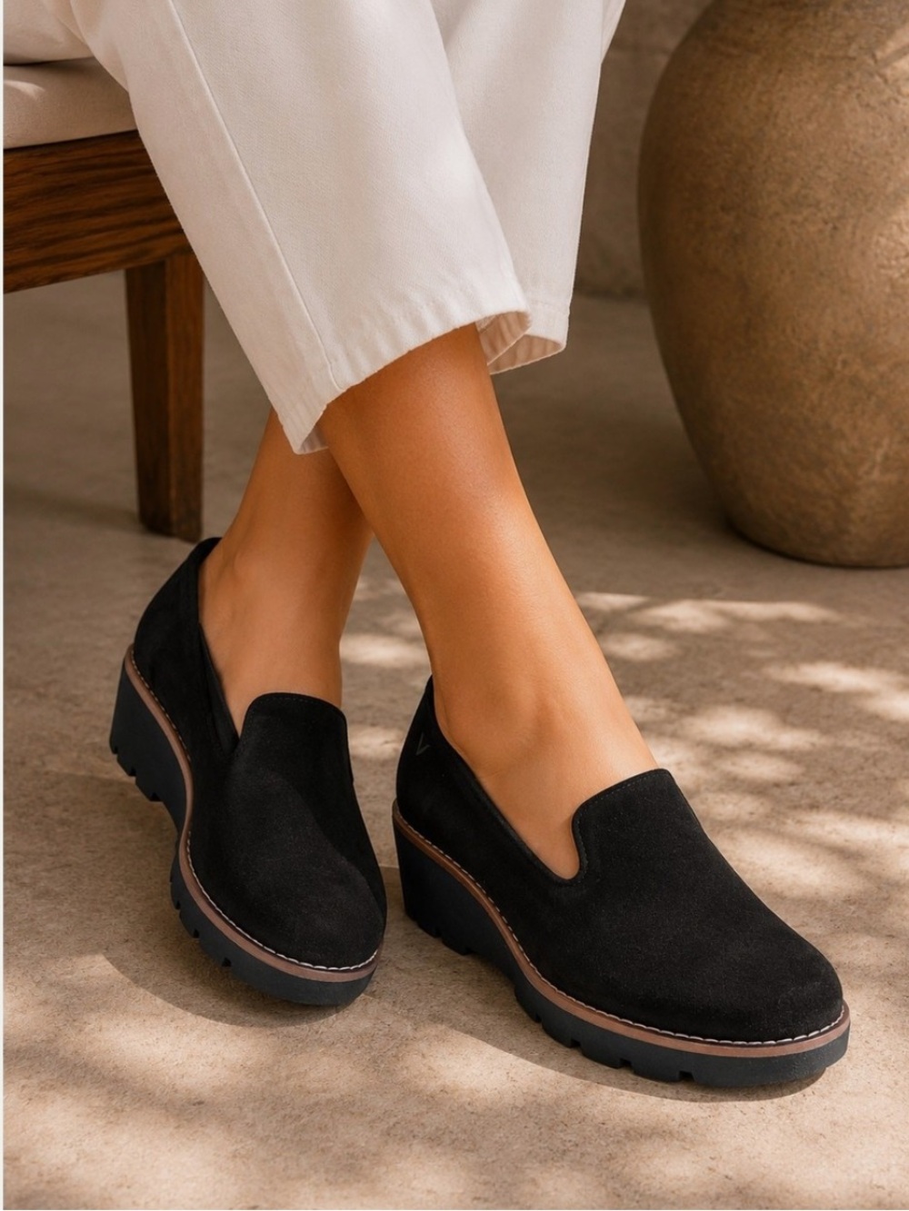 Vionic Willa Wedge Black Suede Loafers Slip On Comfort Shoes Size 8.5 minimalist